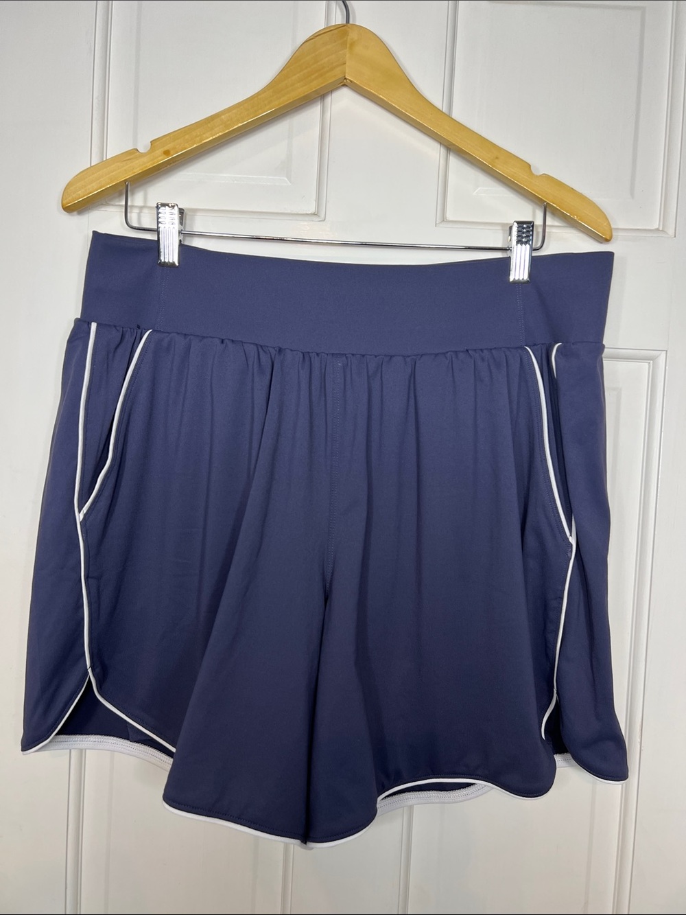 Livi by Lane Bryant Navy Athletic Shorts with Biker Short Sz 14/16